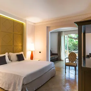 Palace Luxury Hotel