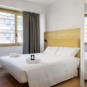 Otel Center, Katanya